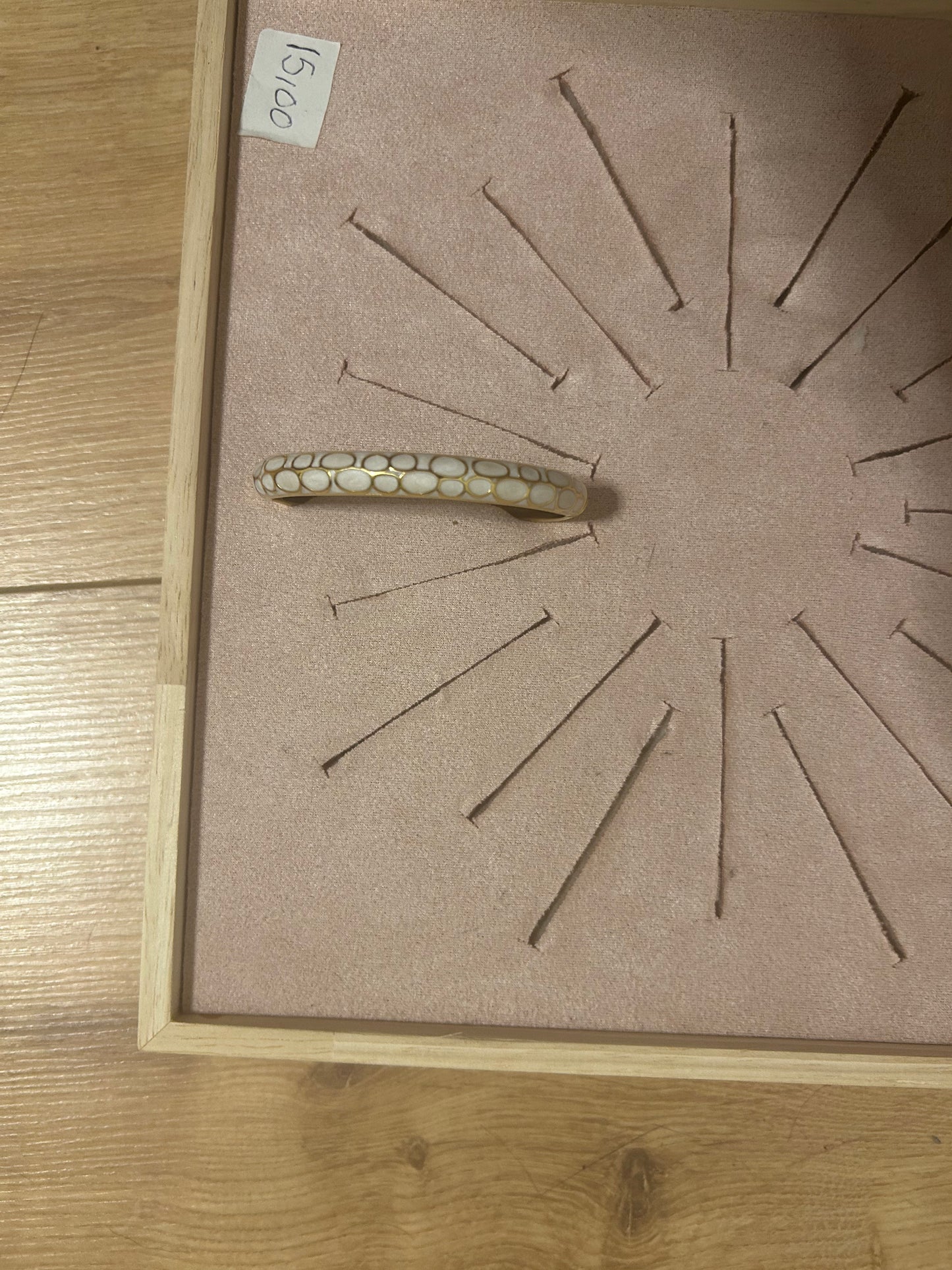 Bangle wit