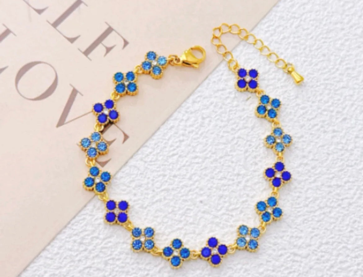 Armband blauw klaver