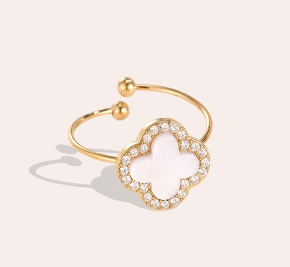 Ring clover glow