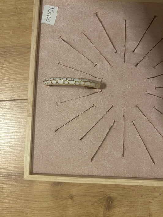 Bangle wit