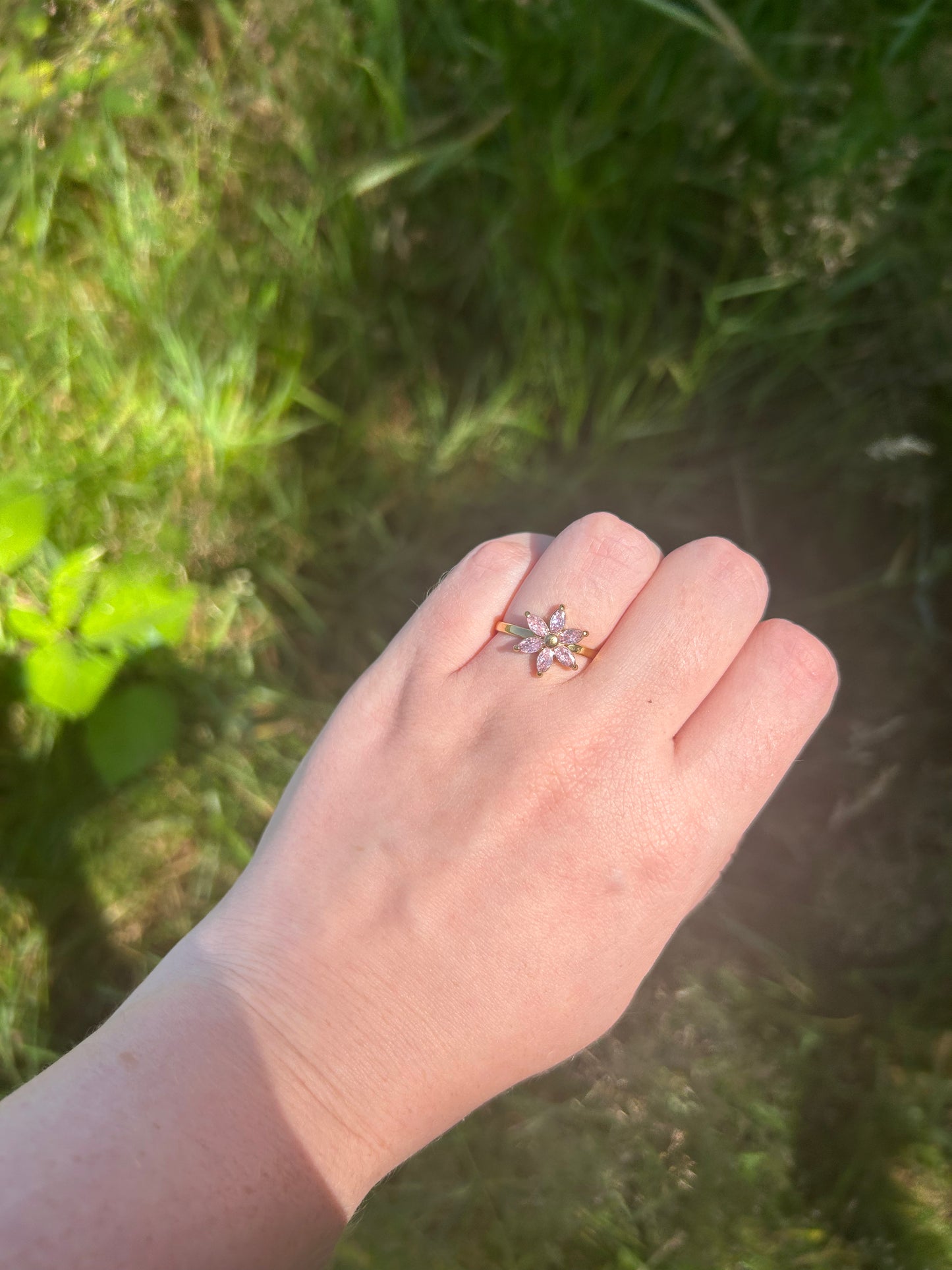Ring roze bloem